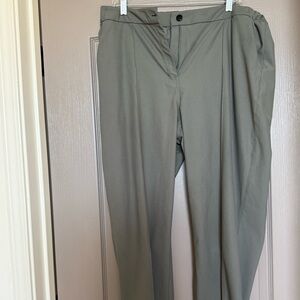 Stylish Gray Lululemon sport capri Pants